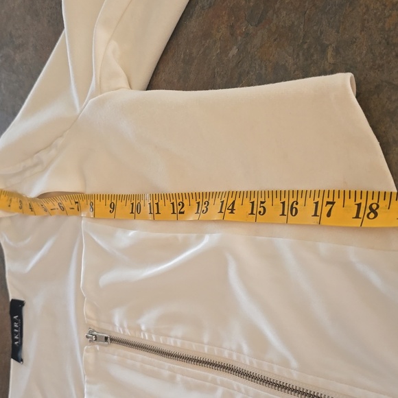 Akira Elegant Cream Satin Women's Jacket - Picture 8 of 8